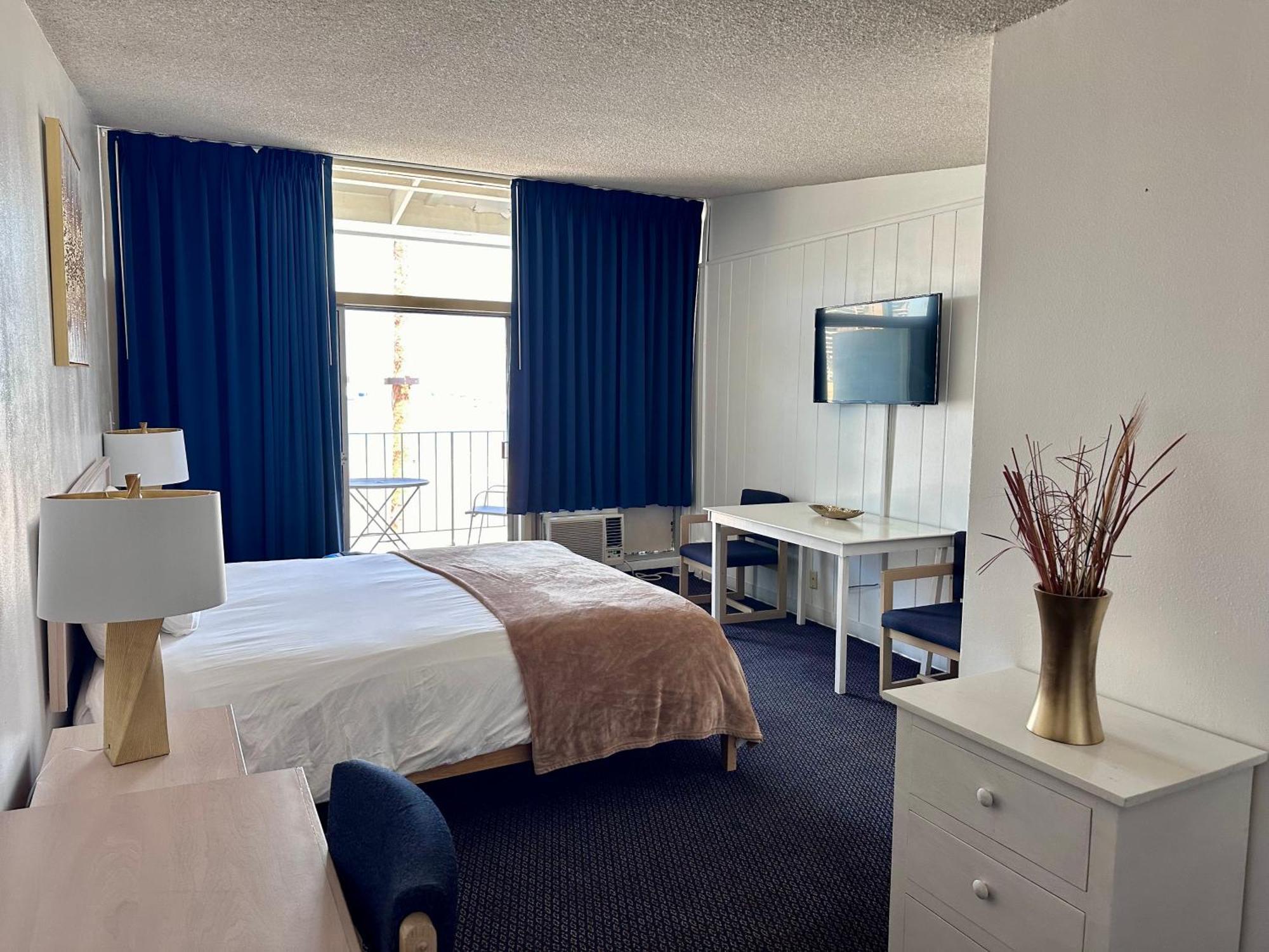 Foghorn Harbor Inn Marina del Rey Exterior photo